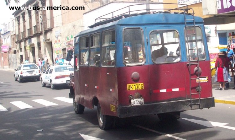 Dodge - línea 7
UK1306
http://galeria.bus-america.com/displayimage.php?pos=-17307
