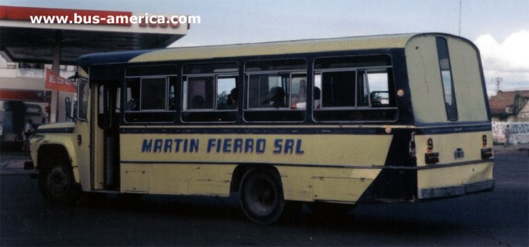 Ford B-7000 - La Preferida - Martín Fierro
C.991541 - UVO808
