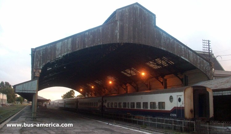 Fiat Materfer - Ferrobaires
http://galeria.bus-america.com/displayimage.php?pos=-24657
[Datos de derecha a izquierda]
