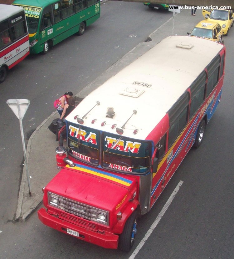 G.M.C. C-60 - AGA - Tratam
XHA891
http://galeria.bus-america.com/displayimage.php?pos=-26586
