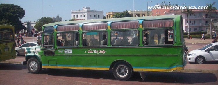 G.M.C. B-60 - Turbaco - Flota de Lujo
TTB207
http://galeria.bus-america.com/displayimage.php?pid=30243
