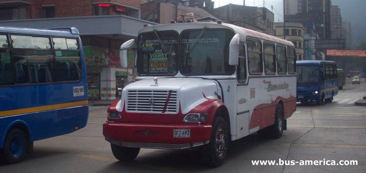 International 4700 - Blue Bird - Bermudez
SFZ692
http://galeria.bus-america.com/displayimage.php?pid=29627

