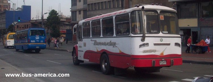 International 4700 - Blue Bird - Bermudez
SFZ692
http://galeria.bus-america.com/displayimage.php?pid=29626
