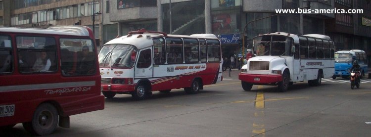 International 4700 - Muisca - COOINTRACONDOR
SGD787
http://galeria.bus-america.com/displayimage.php?pid=29543
