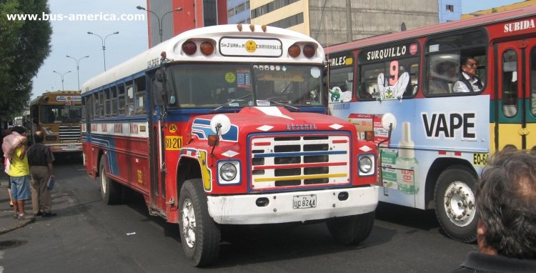 International S 1800 - Blue Bird Conventional (en Perú) - Semil
UQ8244

