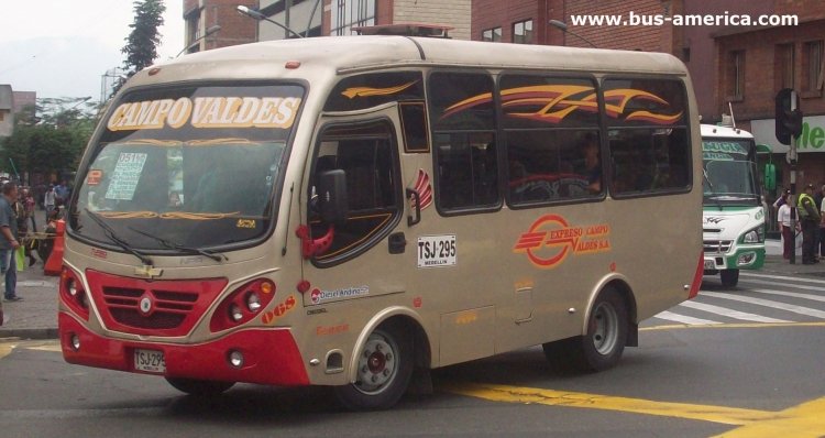 Isuzi NPR - Reparbus Venus - Exp. Campo Valdes
TSJ-295

Ruta 051 (Medellín), unidad 068
