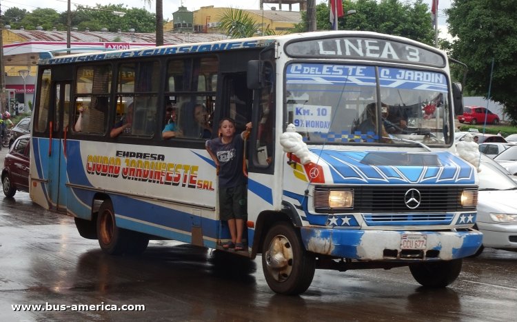 Mercedes-Benz L - Santani - Ciudad Jardín del Este
CCU 677

Línea 3 (Cdad. del Este), unidad 25




Archivo originalmente posteado en julio de 2019
