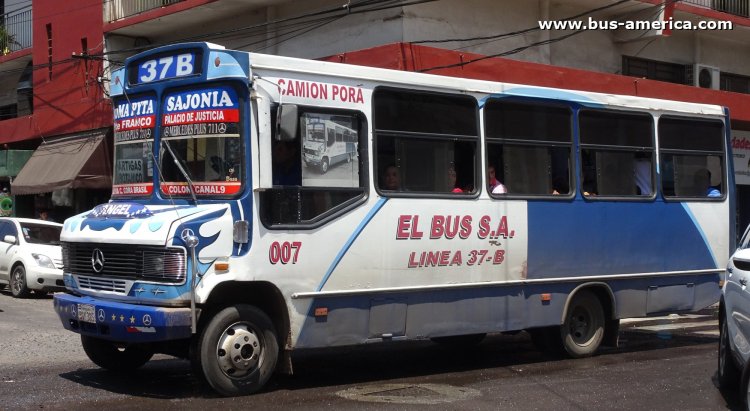 Mercedes-Benz L 711 - San Fernando - El Bus
BGY 395

Línea 37B (Asunción), unidad 007
Línea 29 (Asunción), unidad 1154
