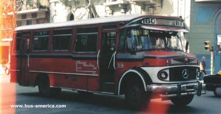 Mercedes-Benz LO 1114 - Alcorta - Micro Omnibus Sur
Línea 160 (Buenos Aires), interno 39
