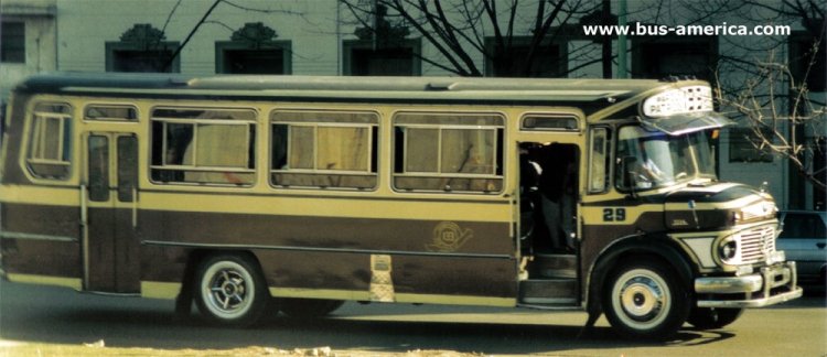 Mercedes-Benz LO 1114 - El Dise�o M-MB-LO1114-517-002 - 8 de Julio
