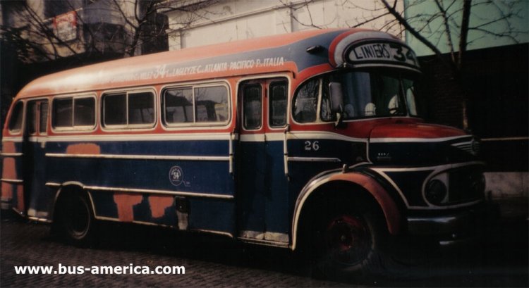 Mercedes-Benz LO 1114 - La Favorita - J.B.Justo
El ltimo La Favorita (original) que circul en la ciudad de Buenos Aires en una lnea.
