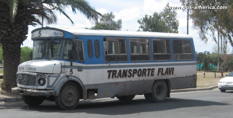 Mercedes-Benz LO 1114 - San Juan 17 - Flavi
¿TIN754?

Línea 507 (Partido de Pilar), interno 5

