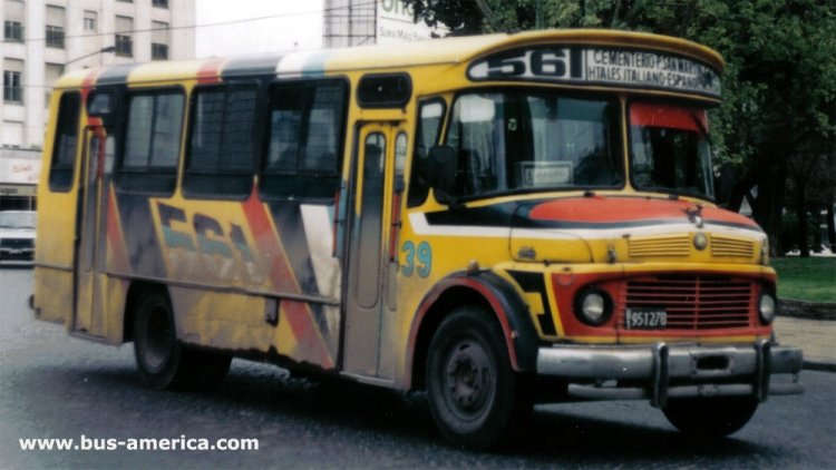 Mercedes-Benz LO 1114 - Simpla - 19 de Noviembre
B.1951278
Para consultar la historia de esta carrocería ver nota de Gustavo A. Del Manzo en [url=http://www.busarg.com.ar/simpla.htm]http://www.busarg.com.ar/simpla.htm[/url]
