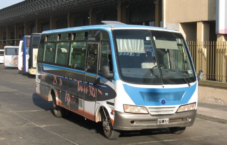 Mercedes-Benz LO 814 - José Troyano Calixto - 25 de Agosto
DYV 930

25 de Agosto (Catamarca), interno 2007
