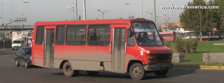 Mercedes-Benz LO 814 - Todo Bus - La Paz
CHQ352

Línea 551 (Partido de Lomas de Zamora), interno 8
