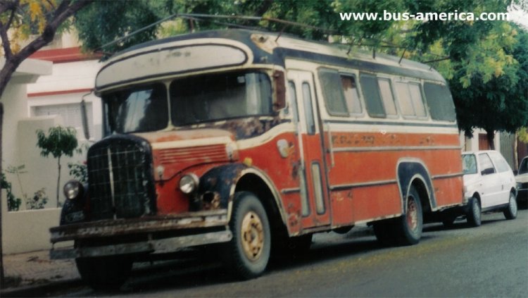 Mercedes-Benz LO 911 - Caseros
