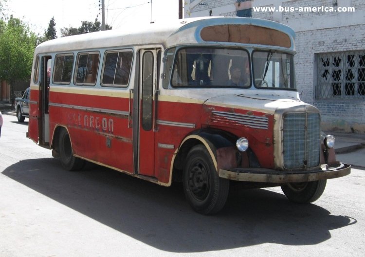 Mercedes-Benz LO 911 - Colonnese - Albardón
J.041211
[url=https://galeria.bus-america.com/displayimage.php?pos=-22356]https://galeria.bus-america.com/displayimage.php?pos=-22356[/url]

Ex línea 20 (San Juan), interno 8
