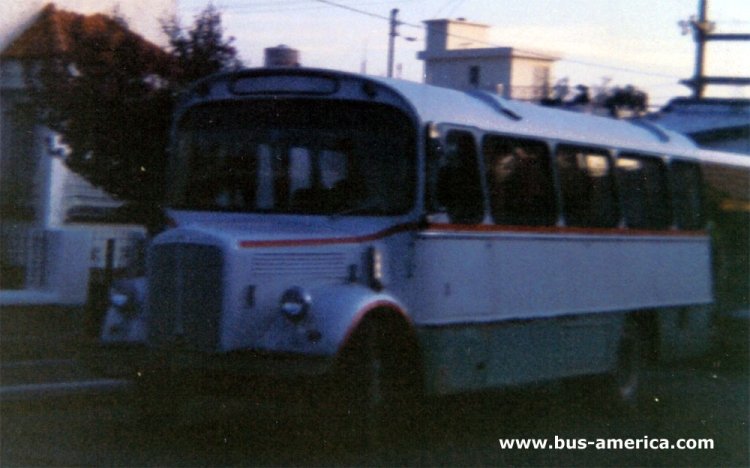 Mercedes-Benz LO 911 - SICA
http://galeria.bus-america.com/displayimage.php?pos=-27891

