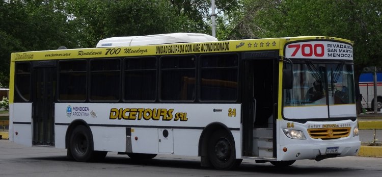 Mercedes-Benz OF 1721 - Italbus Bello - Dicetours
AB264NP

Líneas 700 (Mendoza), interno 24



Archivo posteado originalmente en noviembre de 2018
