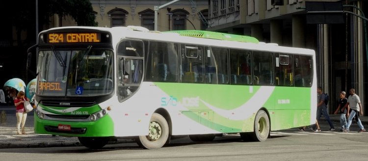 Mercedes-Benz OF 1721 - CAIO Apache Vip - Sao Jose
KWR-5841

Línha 524 (Estado de Rio de Janeiro), unidad RJ.200.176



Archivo originalmente posteado en marzo de 2018 y por segunda vez en abril de 2020.
