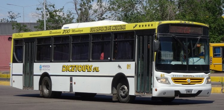 Mercedes-Benz OF 1722 - Italbus Bello - Dicetours
OAJ603

Línea 710 (Mendoza), interno 61



Archivo posteado originalmente en noviembre de 2018
