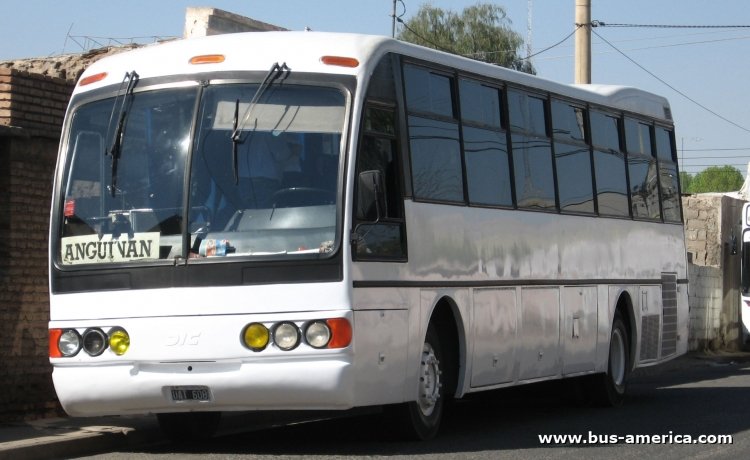 Mercedes-Benz OH 1420 - Vehículos Recreativos Gamma 420 - Ariel
UAT608 - M.291635
