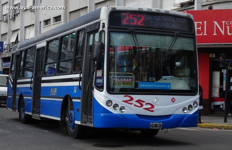Mercedes-Benz OH 1618 L SB - Metalpar Iguazú 2010 - T.J.Hernandez
IPH 983

Linea 252 (Prov. Buenos Aires), interno 34




Archivo originalmente posteado en septiembre de 2018
