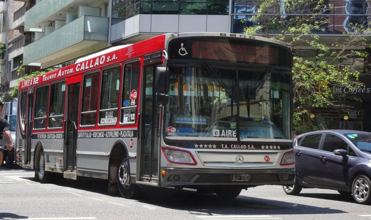 Mercedes-Benz OH 1718 L SB - Italbus Tropea - T.A.Callao
NJH 936
[url=https://bus-america.com/galeria/displayimage.php?pid=40107]https://bus-america.com/galeria/displayimage.php?pid=40107[/url]
[url=https://bus-america.com/galeria/displayimage.php?pid=29018]https://bus-america.com/galeria/displayimage.php?pid=29018[/url]
[url=https://bus-america.com/galeria/displayimage.php?pid=50369]https://bus-america.com/galeria/displayimage.php?pid=50369[/url]

Línea 12 (Buenos Aires), interno 01
