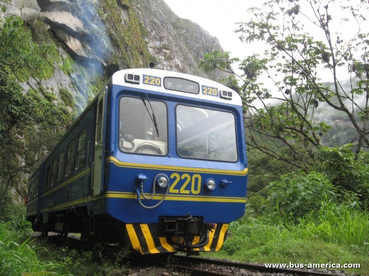 Macosa (en Perú) - PeruRail
PeruRail, coche 220
http://galeria.bus-america.com/displayimage.php?pid=2299
