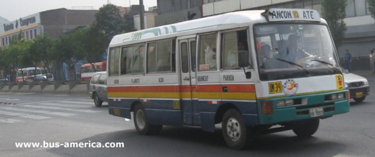 Nissan Civilian (en Per) - Diecisiete de Junio
UO3591
