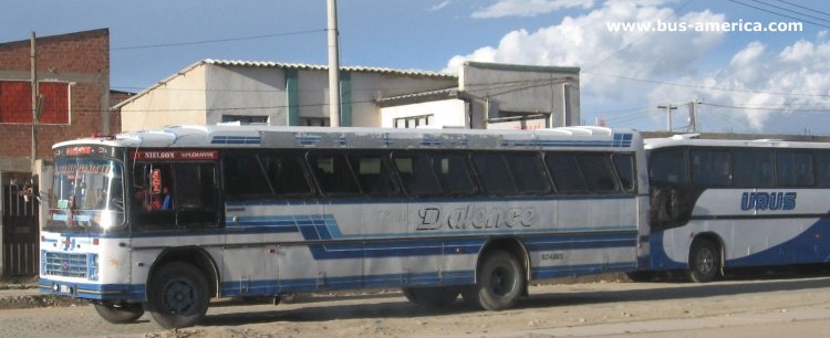 Scania - Nielson Diplomata (en Bolivia) - Dalece
SD4685
http://galeria.bus-america.com/displayimage.php?pos=-12918
