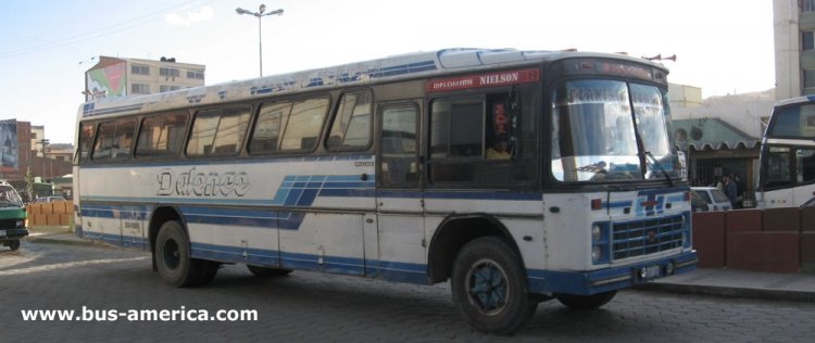 Scania - Nielson Diplomata (en Bolivia) - Dalece
SD4685
http://galeria.bus-america.com/displayimage.php?pos=-12920
