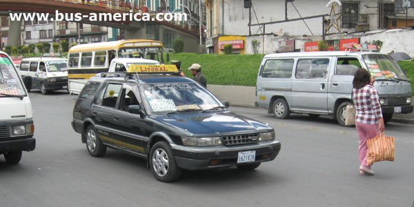 Auto trufi (en Bolivia) - l�nea 120 de La Paz
Trufi significa "Taxi de RUta FIja" 
