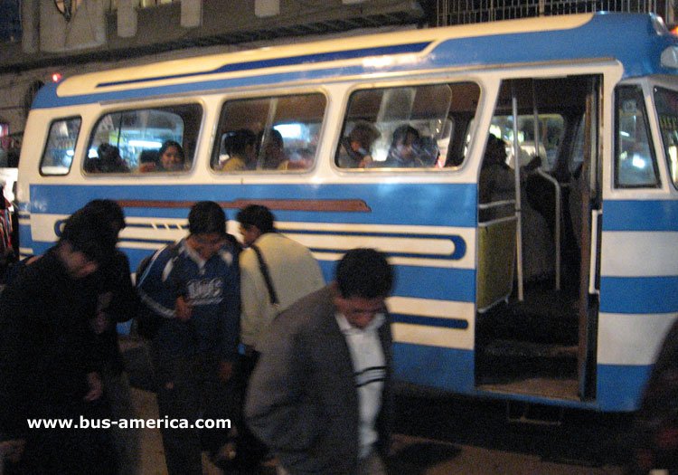 Sindicato Simón Bolivar
http://galeria.bus-america.com/displayimage.php?pos=-24765

Como puse antes CAMENA fue un establecimiento carrocero subsidiario de El Detalle (de Argentina).
En este caso, si bien las imágenes no son las mejores, les pido opinión a los conocedores de El Detalle de fines de los 60s, que le presten atención a las ventanillas de este colectivo.
