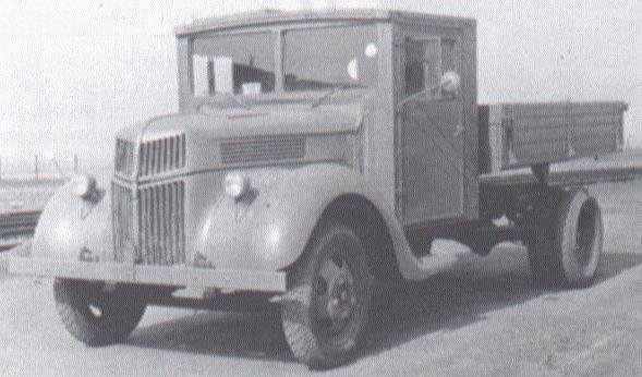 FORD ALEMANIA 1945
FOTOGRAFIA DE ENTREGA DE CAMIONES FORD
Palabras clave: URBANO