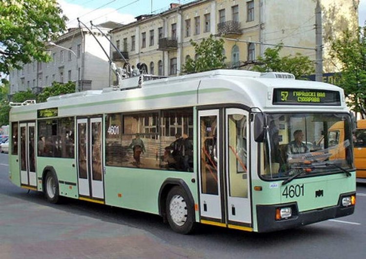 BELKOMMUNMASH AKSM 321 TROLEBUS
FABRICA AKSM BIOLORUSIA
Palabras clave: URBANO