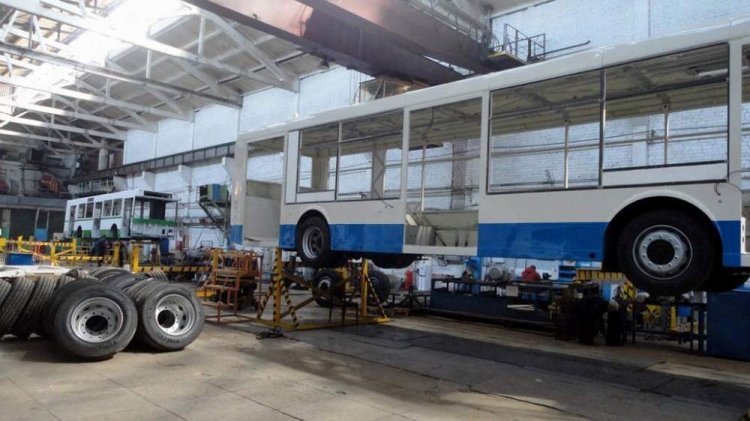 TROLZA RUSIA
VER INFORME DE : Roxana Acotto
( gentileza ANTONIO PALOVICH con solobus.com.ar )
Fotografía: ¿Trozla?
Imagen extraída de: http://www.lavoz.com.ar/negocios/la-rusa-trolza-instala-planta-en-cordoba
Palabras clave: TROLEBUS URBANO