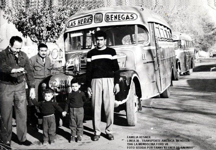 LA MENDOCINA
FAMILIA KESNER - TRANSPORTISTAS MENDOCINOS
FOTOGRAFIA DE LA FAMILIA KESNER 
GENTILEZA DE LA Sra FANNY KESNER DE SALINAS
Palabras clave: FORD V8