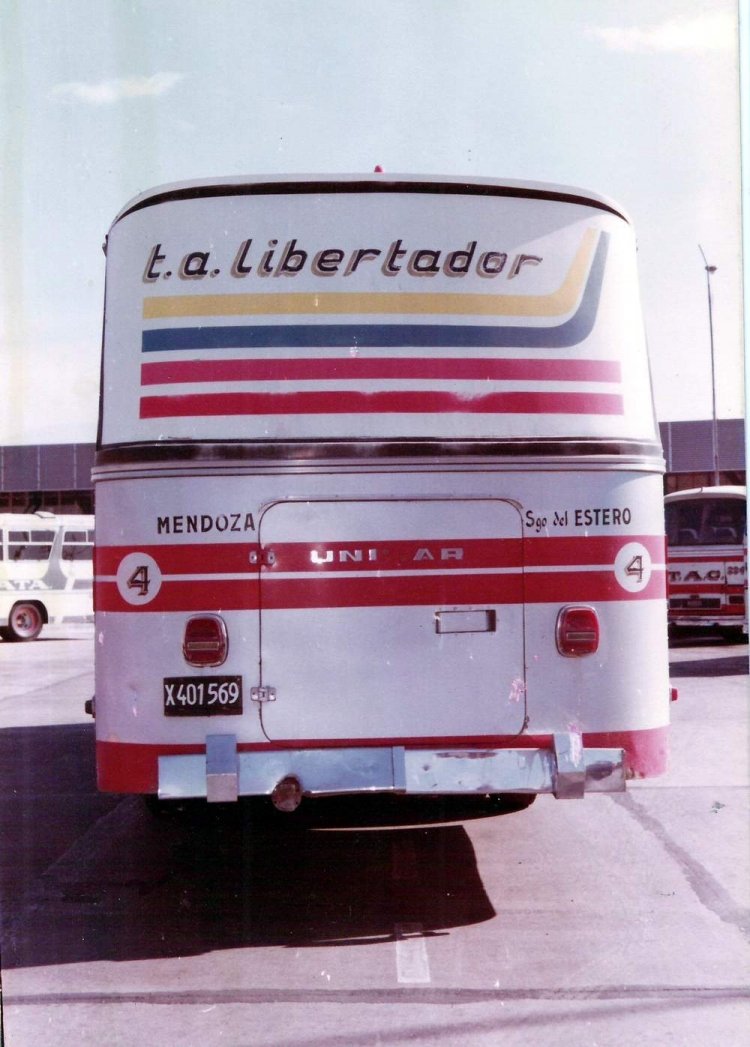 UNICAR
X.401569
FOTO PROPIEDAD BEBY SESAROLI EX DUEÑO DE ESTA EMPRESA
COLECCION JOSE ARTURO RIVAS
Palabras clave: MEDIA DISTANCIA