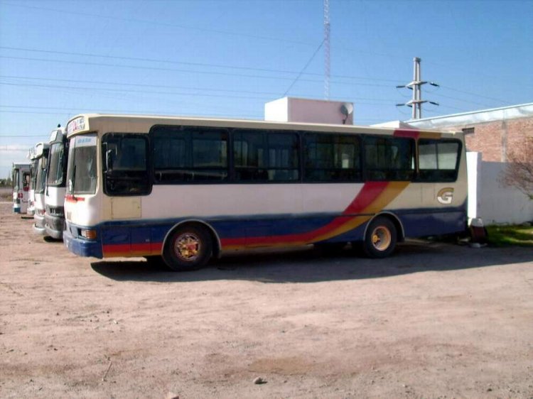 COLONNESE Y CIA - FIAT AU 130
CARROCERIAS COLONNESE Y CIA MENDOZA
FOTO ENVIADA POR DANIEL CIPOLLA
Palabras clave: FIAT
