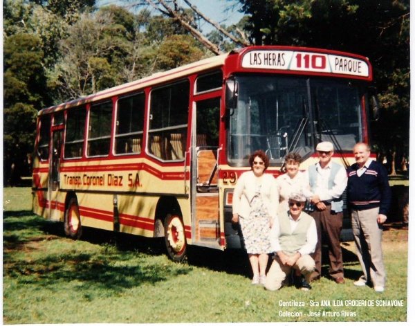 FAMILIA SCHIAVONE MENDOZA
ULTIMO VEHICULO DE LA FAMILIA SCHIAVONE ESTE HERMOSO OHL1316 DE 1995 PERTENECIENTE A LA DESAPARECIDA LINEA 110 DE MENDOZA
Palabras clave: MERCEDES