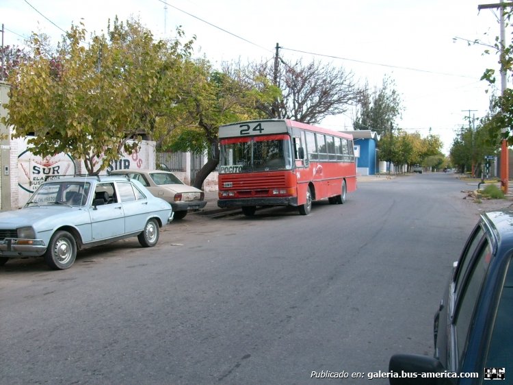 Mercedes-Benz OF 1318 - Bus Tango 04 - Nuevo Sur
EEU912
[url=https://galeria.bus-america.com/displayimage.php?pid=6549]https://galeria.bus-america.com/displayimage.php?pid=6549[/url]
[url=https://galeria.bus-america.com/displayimage.php?pid=40716]https://galeria.bus-america.com/displayimage.php?pid=40716[/url]
[url=https://galeria.bus-america.com/displayimage.php?pid=42625]https://galeria.bus-america.com/displayimage.php?pid=42625[/url]

Línea 124-7 (24) (Prov. San Juan), interno 14


FOTOGRAFIA JAR2000
Palabras clave: URBANO