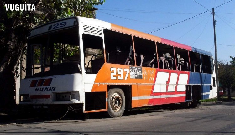 RIO 297
http://galeria.bus-america.com/displayimage.php?pos=-15253
CARROCERIA RIO DE LA PLATA - BUENOS AIRES
FOTOGRAFIA ENVIADA POR VUGUITA PARA SER SUBIRLA
Palabras clave: URBANO