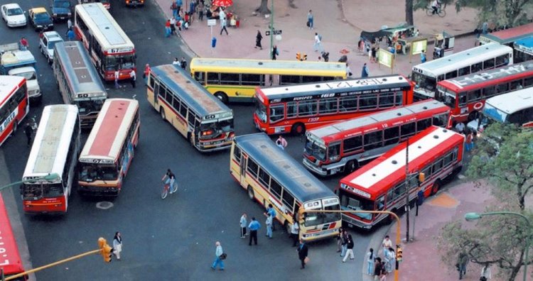 VARIOS
COLECCION JAR2000
FOTOGRAFIA DIARIO LA RAZON
AUMENTO DE BOLETO
Palabras clave: URBANO