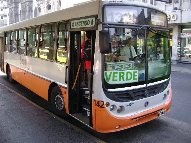 SEMTUR 142
Lnea 133 verde, de la Sociedad del Estado Municipal para el Transporte Urbano de Rosario.
Palabras clave: 133 SEMTUR Rosario Metalpar Volkswagen