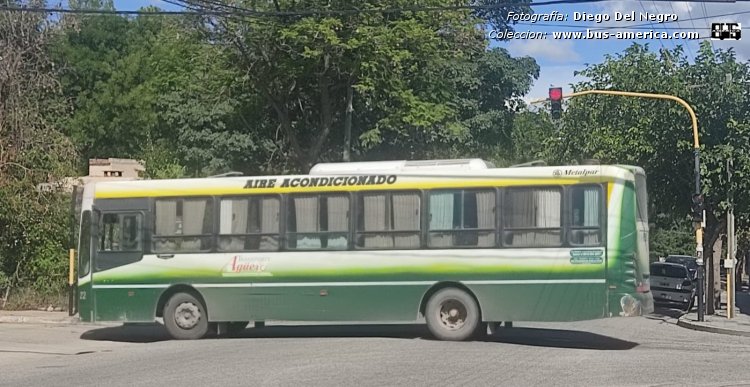 Mercedes-Benz OF 1418 - Metalpar Tronador 2010 - Aguero
Aguero (Andalgalá), interno 22
Ex línea 19 (San Miguel de Tucumán)

Fotografía y gentileza: Diego Delnegro

