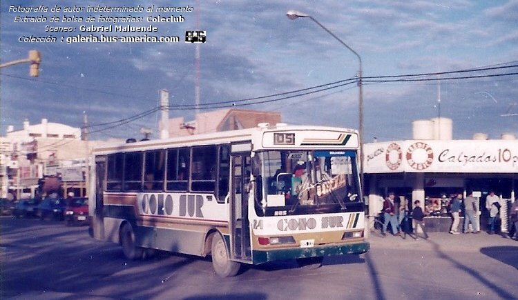 Mercedes-Benz OHL 1320 - Bus Tango 04 - Cono Sur
Línea 105 (Neuquén), interno 24

Fotógrafo: ¿? ¿Osvaldo Abner?
Scaneo: Gabriel Maluende
