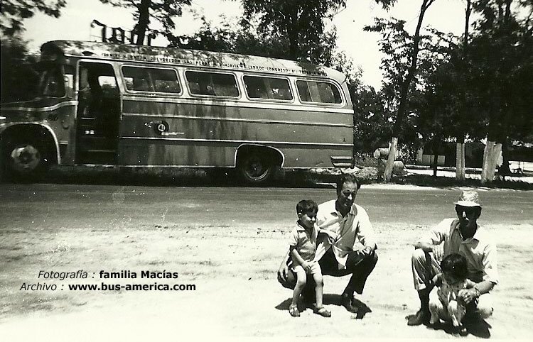 Bedford J6LZ1 - El Detalle - Azul
Fotografía : familia Macías
Gentileza : N. Macías y Lorena C.

