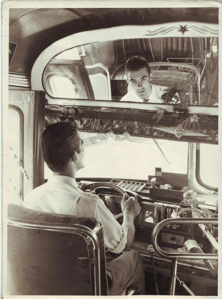 Bedford J6LZ1 - Quilmescarr - Centenario
http://galeria.bus-america.com/displayimage.php?pos=-25276

Fotografía: Sr. Angini
Publicado en: Línea 3 x siempre (en facebook : http://www.facebook.com/Linea3XSiempre )
Un agradecimiento a "Línea 3 x Siempre" & Blas Schmidt
(Vista interior de la unidad)
