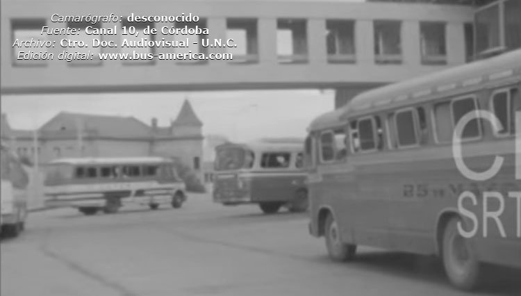 Mercedes-Benz LO 1114 - Luna - Coop. La Calera
Camarógrafo: desconocido
Fuente: Canal 10 de Córdoba
Archivo: Centro de Documentación Audiovisual, Facultad de Filosofía y Humanidades, Universidad Nacional de Córdoba
Extraído de:
[url=https://www.youtube.com/watch?v=pEs7E-zlrdQ]https://www.youtube.com/watch?v=pEs7E-zlrdQ[/url]

[Datos de izquierda a derecha]
